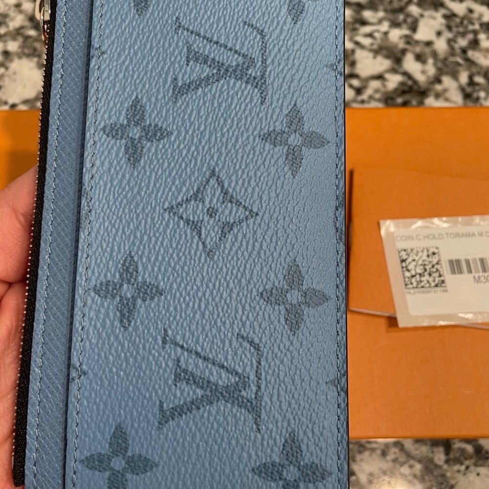 Monogram Taiga coin cardholder in denim - Picture 6 of 6